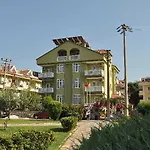 Club Ege Ξενοδοχείο με διαμερίσματα 3*