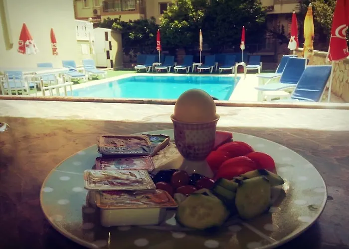 Club Ege 아파트호텔