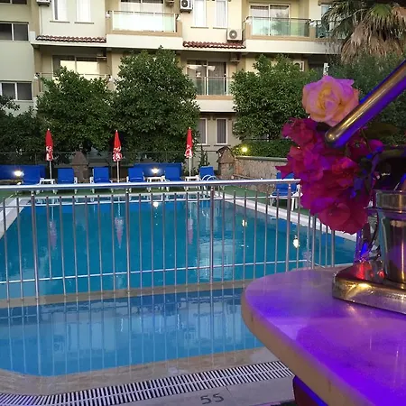 Lägenhetshotell Club Ege 3*