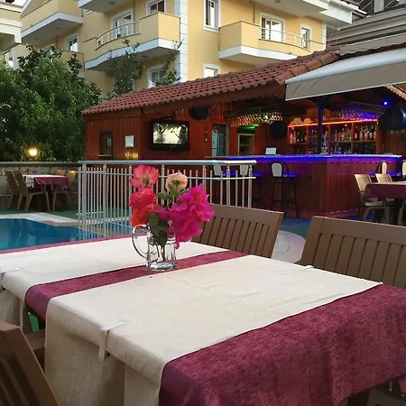 Lägenhetshotell Club Ege 3*