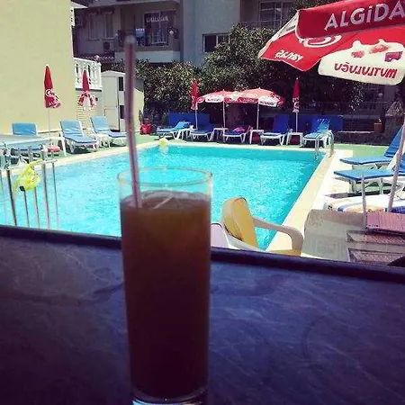 Lägenhetshotell Club Ege 3*