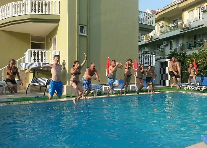 Aparthotel Club Ege 3*